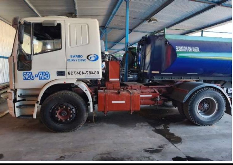 Camión tractor Iveco 160E23T