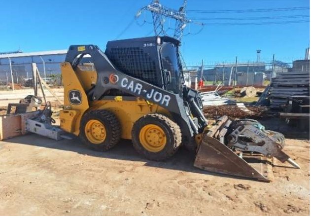Minicargadora John Deere 318-G, foto 1 de 6