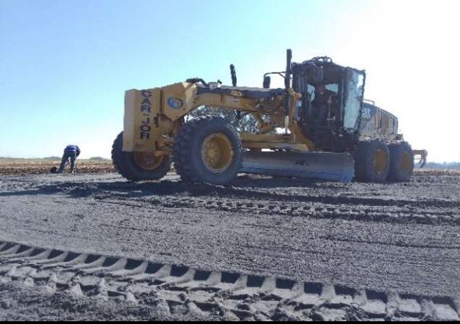 Motoniveladora Caterpillar 140M, foto 1 de 3
