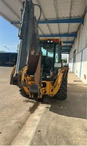 Retroexcavadora John Deere 310SJ, foto 1 de 4